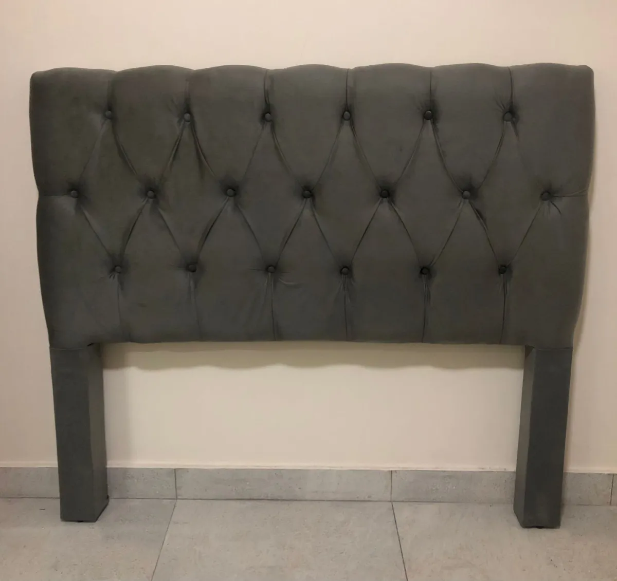 Cabeceira Solteirao Hera 110 Corino Branco SR Cabec — Veludo Suede - Marrom