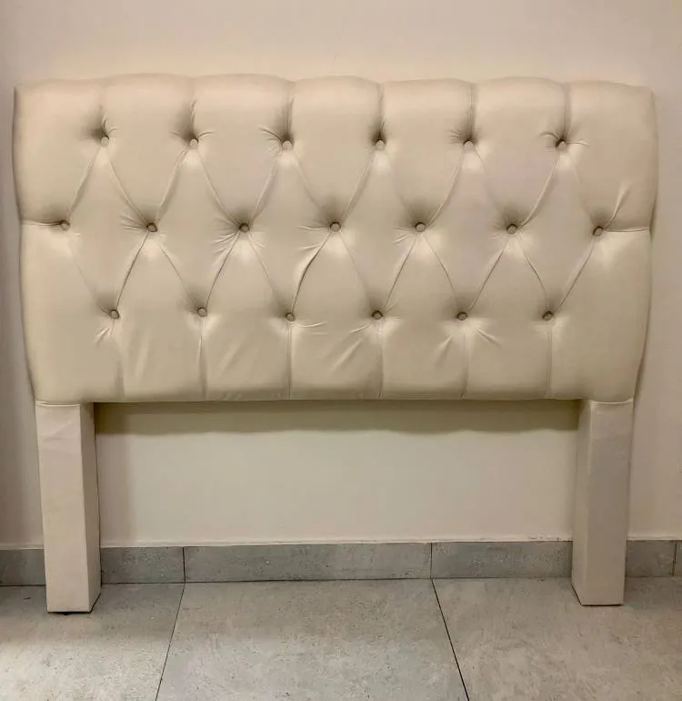Cabeceira Queen Hera 160 Corino Branco SR Cabec — Veludo Suede -  Bege