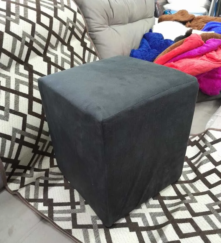 Puff Quadrado 37x35x35 Veludo Suede Azul Marinho Liso AL Moveis — Veludo Preto Liso