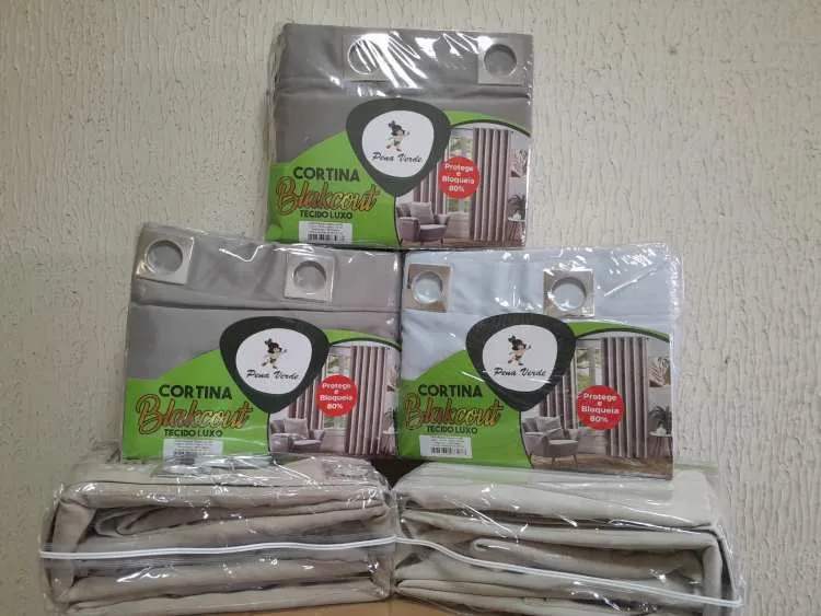 Cortina Blackout Tecido Luxo 270 x 180 Veda 80 por Cento Cores Sortidas Pena Verde — Cortina Blacout Tecido Luxo 270x180 - 80%