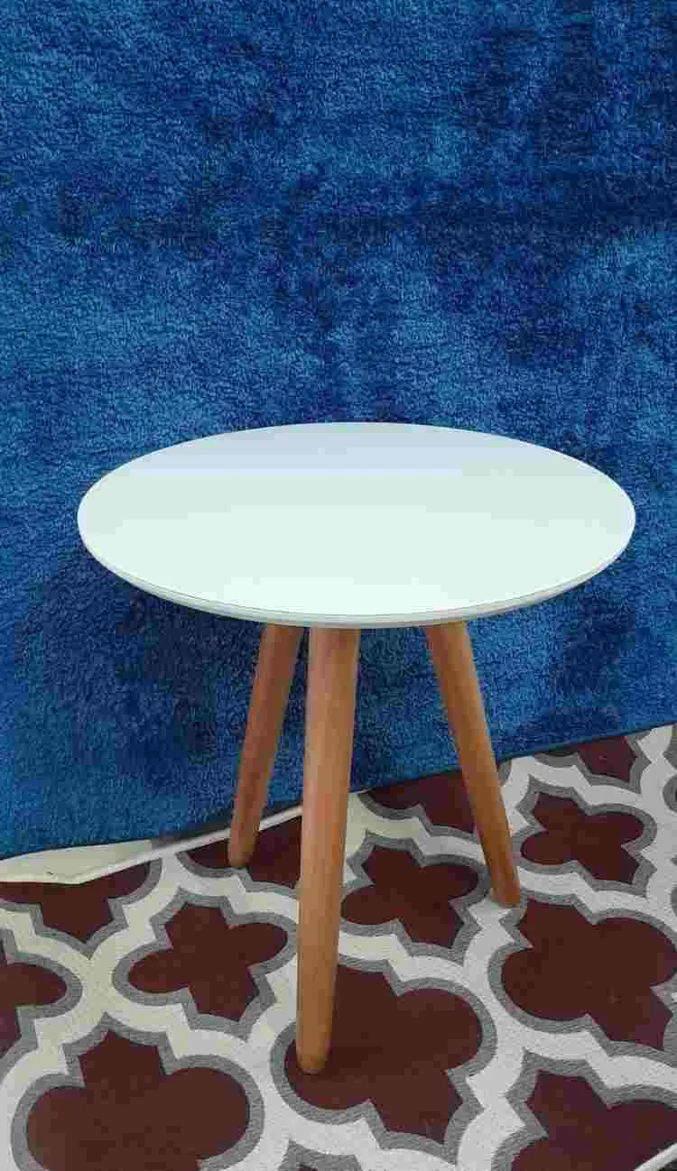 Mesa Lateral Valenca Alta 60cm Tampo MDF 50x50cm com Vidro Off White.Cinamomo RJ Decor — Mesa Lateral Media 50cm - Vdr Off/Cinamomo