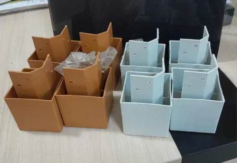 Kit com 4 Pés Plásticos Universal para Roupeiros, Comodas e Multiuso - Branco ou Cinamomo a Escolher MP Repres
